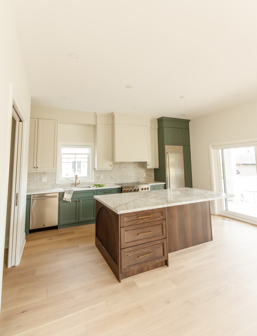 A bright, warm kitchen renovation by Waterfront Home Improvements